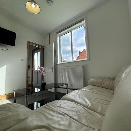 Browning House Bedrooms I Long Or Short Stay I Special Rate Available Derby Bagian luar foto